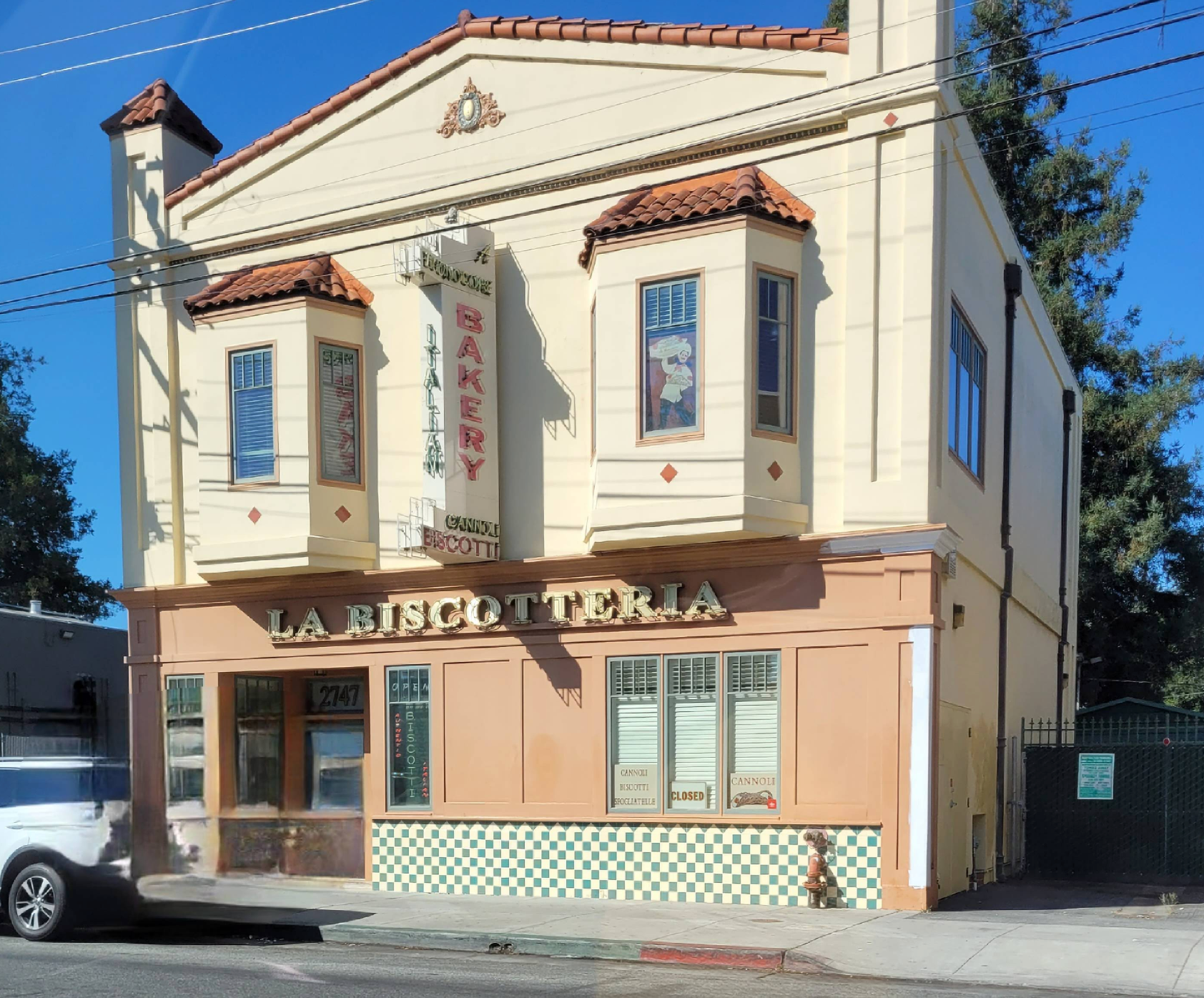 La Biscotteria bakery storefront in Redwood City